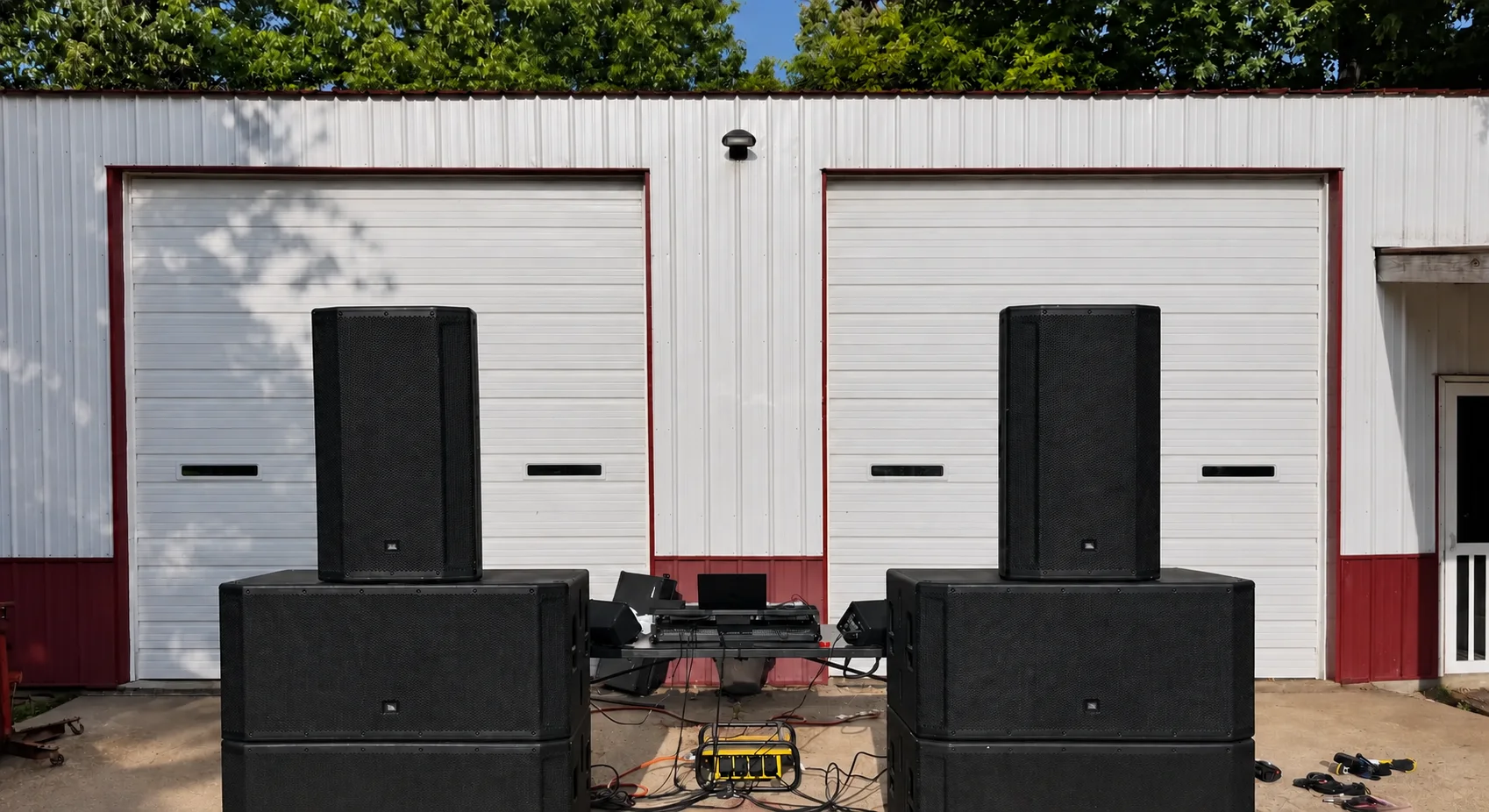 BFE JBL SRX800 system with two SRX835P mains and four SRX828SP subwoofers
